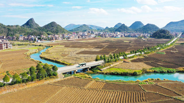 田园  美景  冬耕  