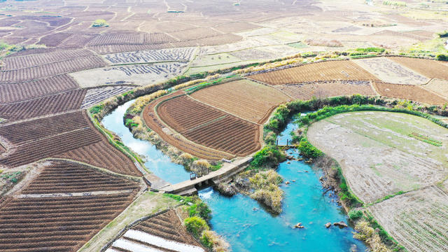 田园  美景  冬耕  