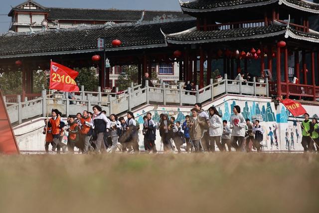 大课间、体育、运动、学校、中长跑