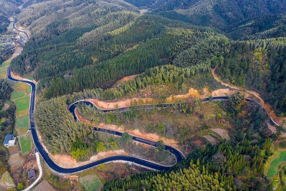 乡镇通三级公路建设