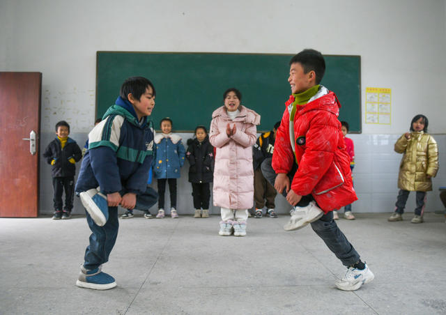 教育 寒冬 学生  道县 温暖