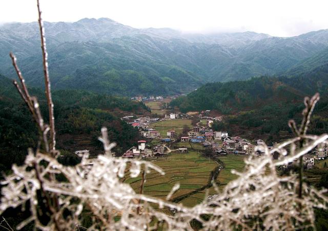 村庄  深冲 脱贫