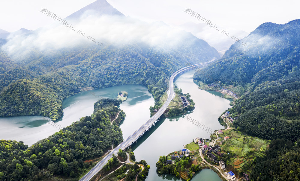 高速路 峡谷 大河 山水 森林 山林