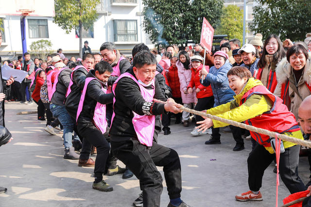 过苗年   异地扶贫搬迁群众新生活  麻阳龙升社区