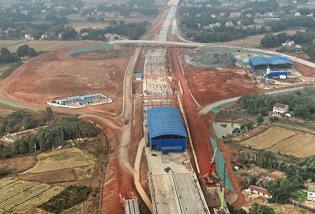  Construction of expressway service area