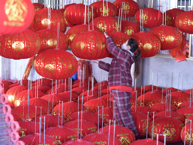 红灯笼  佳节  元旦  春节 就业 产业发展  农民增收   经济建设  经济建设