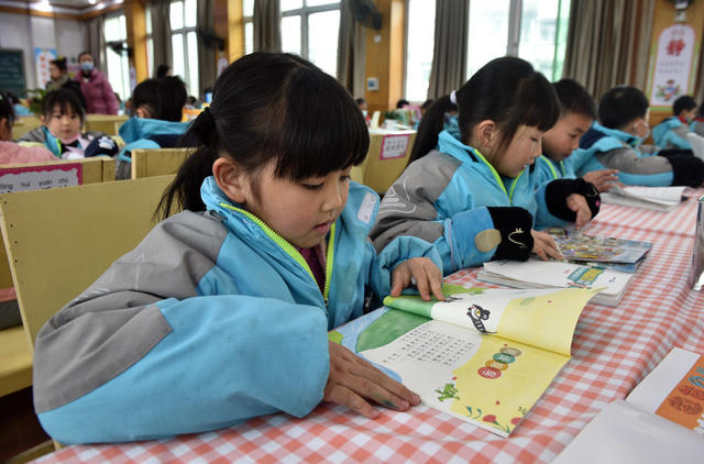 图书 阅读 学生 阅览室 服务 