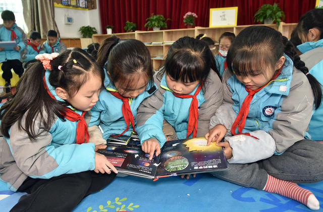 图书 阅读 学生 阅览室 服务 
