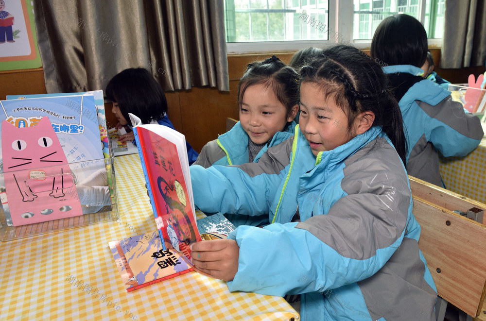 图书 阅读 学生 阅览室 服务 