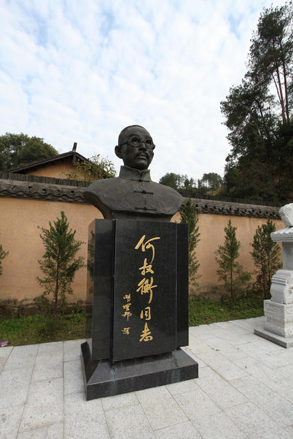 何叔衡雕像