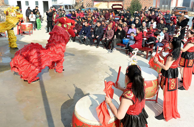 耍狮 击鼓 迎新年 农村 文化 喜庆 文化志愿者 喜迎元旦 文艺 