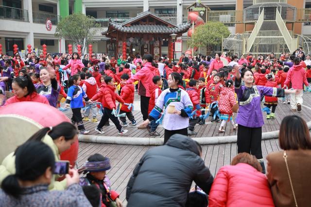 土家族 湘西  小朋友 苗族 非遗 玩龙 舞狮 民俗 新年 新春  赶集