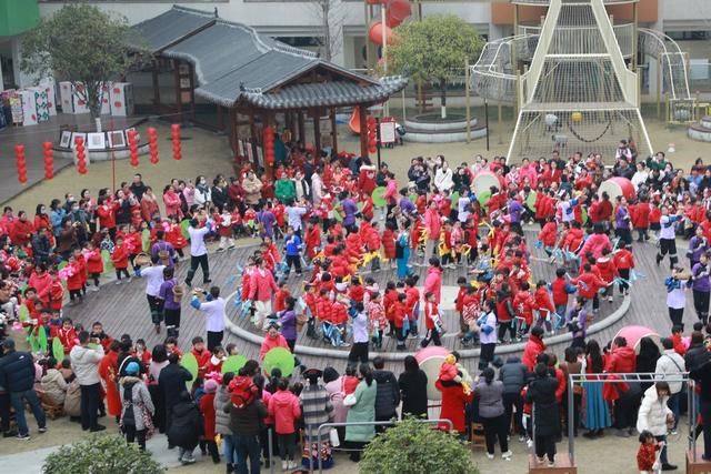 土家族 湘西  小朋友 苗族 非遗 玩龙 舞狮 民俗 新年 新春  赶集