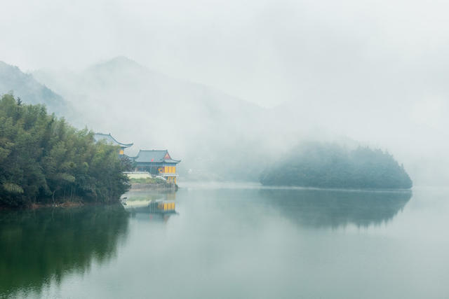 云雾  湖  道吾山  庙宇  翠竹