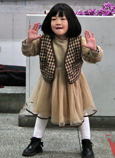 小学生口表演口节目口庆口元旦囗迎口新年