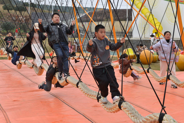 亲子游玩迎元旦