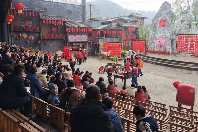 凤凰 苗寨 风俗 元旦 小长假 风情 婚俗 游客 度假 快乐