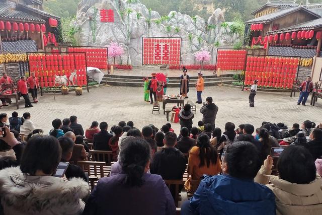 凤凰 苗寨 风俗 元旦 小长假 风情 婚俗 游客 度假 快乐