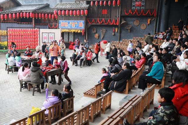 凤凰 苗寨 风俗 元旦 小长假 风情 婚俗 游客 度假 快乐