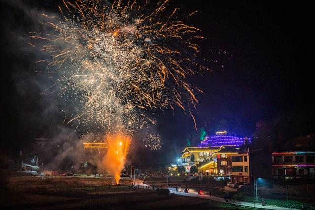 音乐  烟花  乡村  新年  元旦