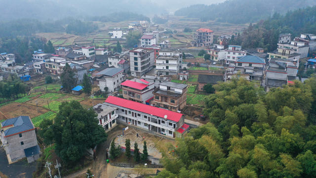 教学点 坚守 教师 教育移民 村小学 教师初心 优化中小学幼儿园布局 优化学校布局 教育