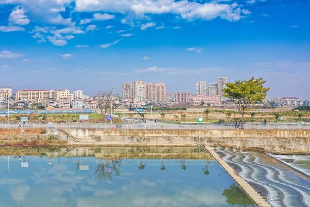 生态 绿色 碧水蓝天 城市 美景