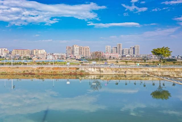 生态 绿色 碧水蓝天 城市 美景