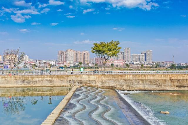 生态 绿色 碧水蓝天 城市 美景