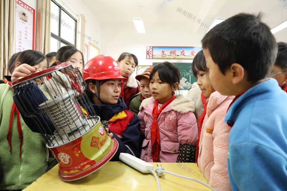  用电知识进校园   护航安全助成长