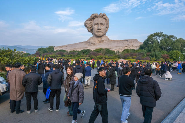 橘子洲，毛泽东青年艺术雕像