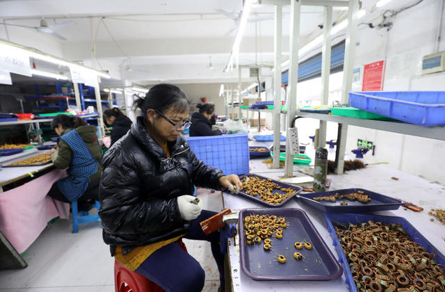 微工厂 就业帮扶车间 家门口就业 助农增收致富 经济发展