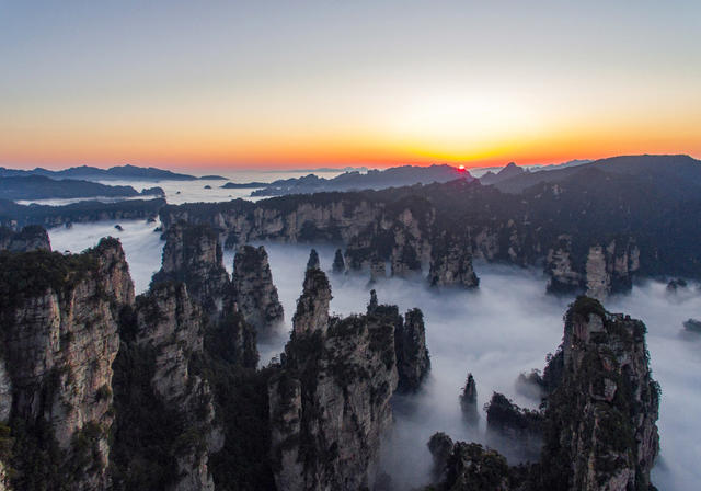 张家界 黄石寨 日出  云海