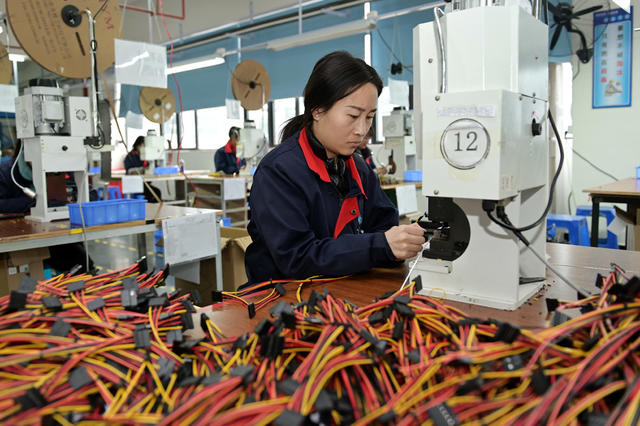 企业 生产 外贸出口 外贸产品 赶订单 产销两旺 经济 工业