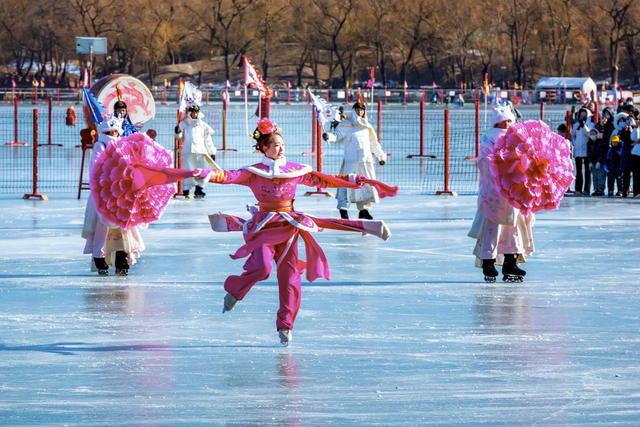 公园 冰场 冰嬉 滑冰 文化 古装