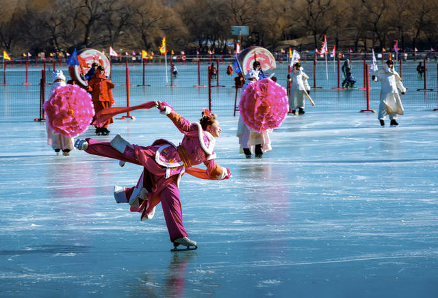 公园 冰场 冰嬉 滑冰 文化 古装