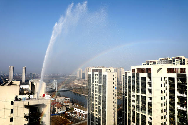 高层建筑灭火救援实战演习,举高喷射车,水注,消防,灭火,高层灭火,彩虹,消防平安彩虹