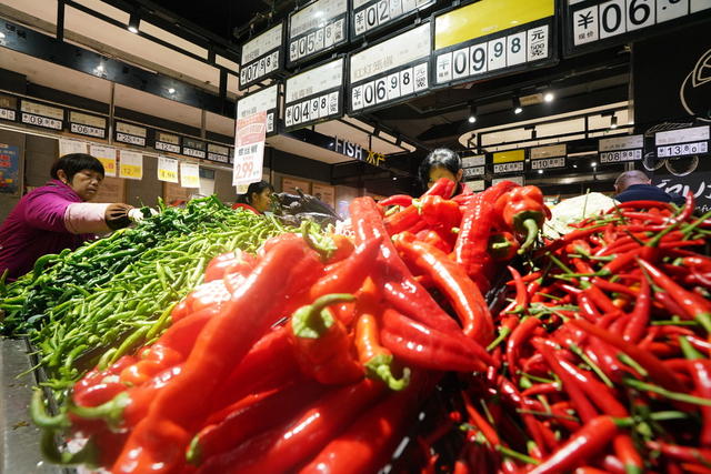 蔬菜  水果  春联  年味  商品  丰富