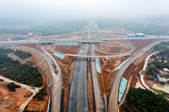 高速公路  建设工地