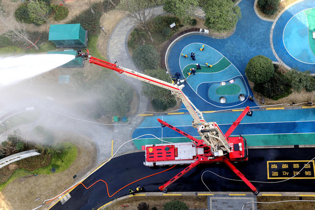 高层建筑灭火救援实战演习,举高喷射车,水注,消防,灭火,高层灭火