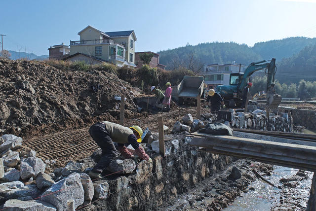 湖南桂东 晴好天气 高标准农田 蛟龙村 生态排水渠