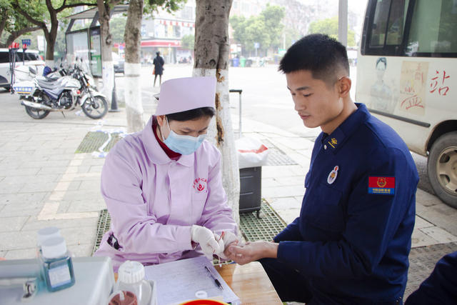 消防员 无偿献血 