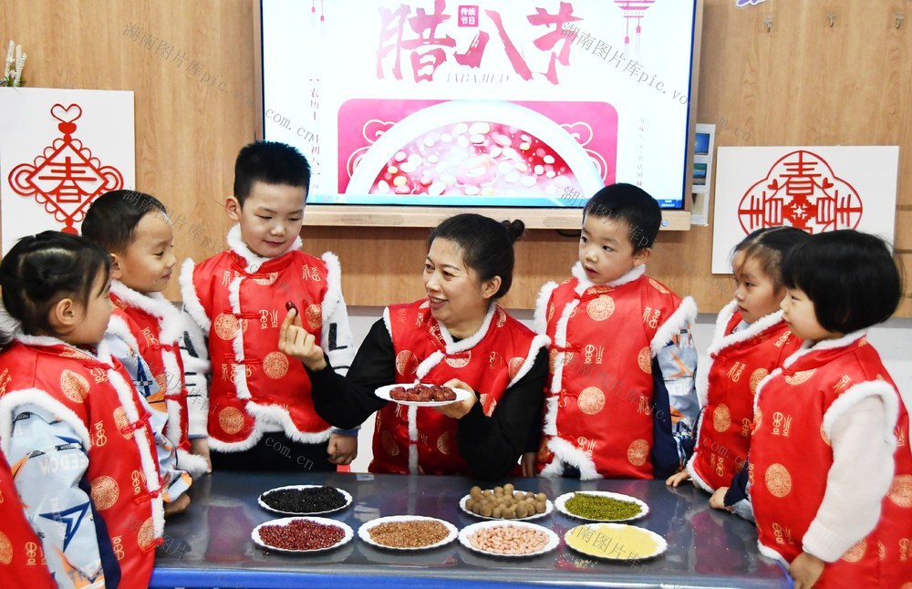 迎腊八 品民俗