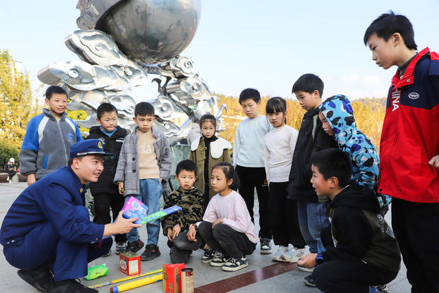 消防 安全 宣传 烟花 学生 寒假 火灾