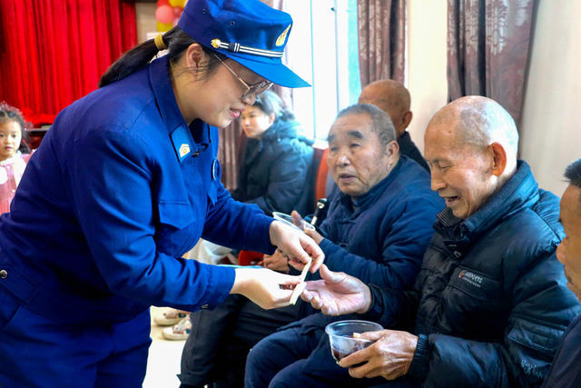消防 宣传 关爱 老人 腊八节 志愿服务 冬季防火