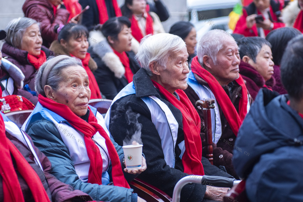 湖南双峰  腊八节 新年 养老院 老人 志愿者