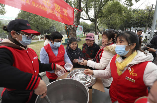 腊八节 腊八粥 志愿者 寒冬 送温暖