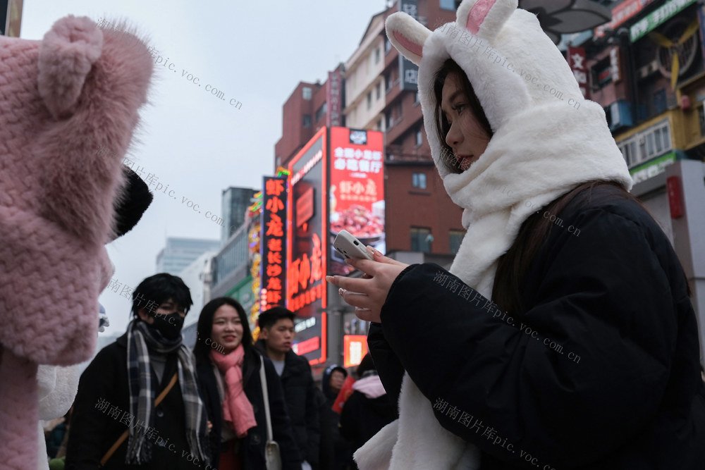 给妈妈，买帽子，孝敬父母