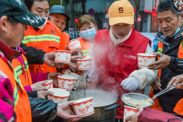 公益  早餐  新年  正月  环卫工  志愿者