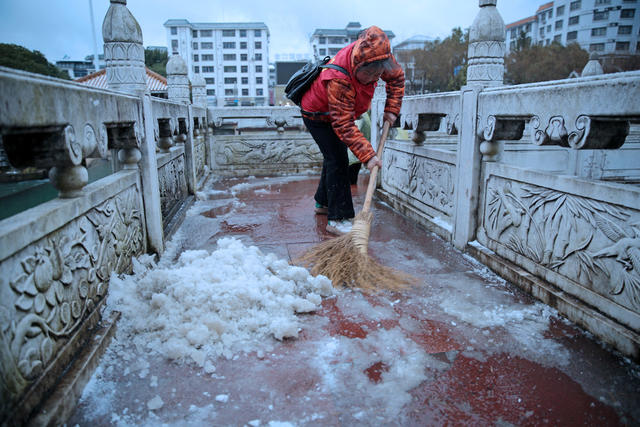 湖南桂东  雪 冰 群众 志愿者