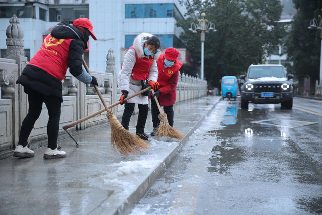 湖南桂东  雪 冰 群众 志愿者